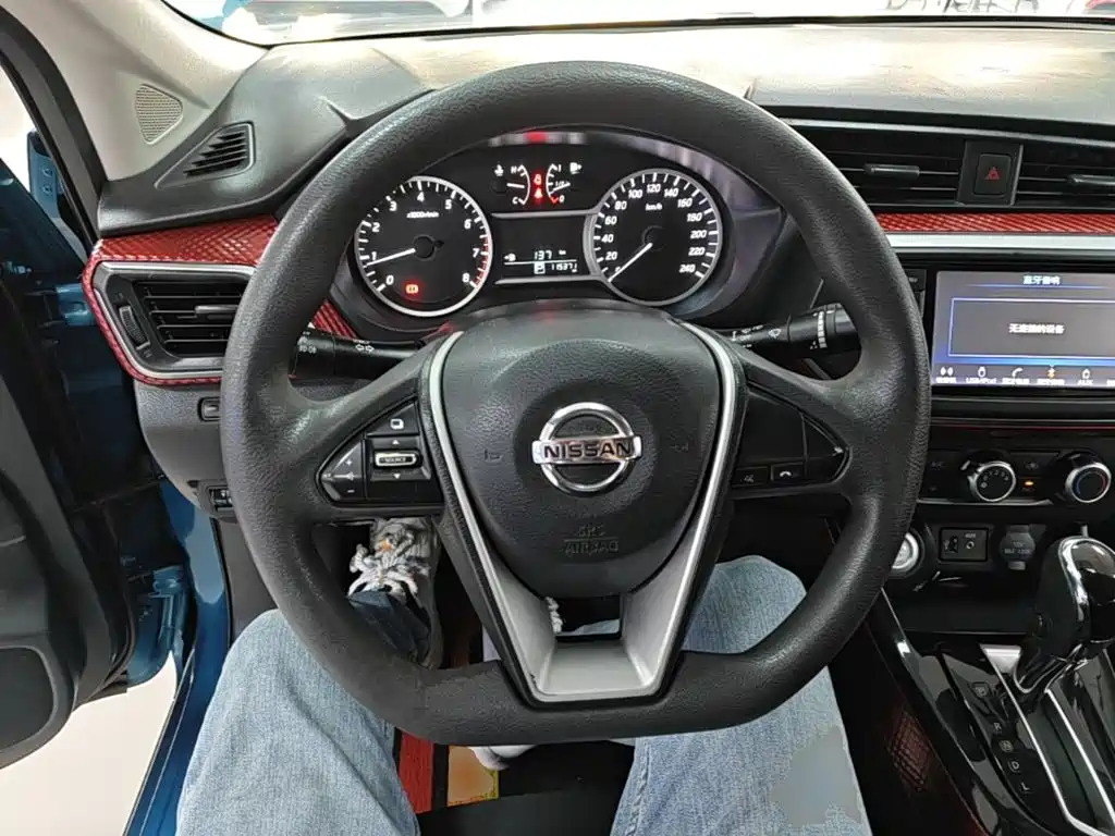 Nissan Bluebird — миниатюра 7
