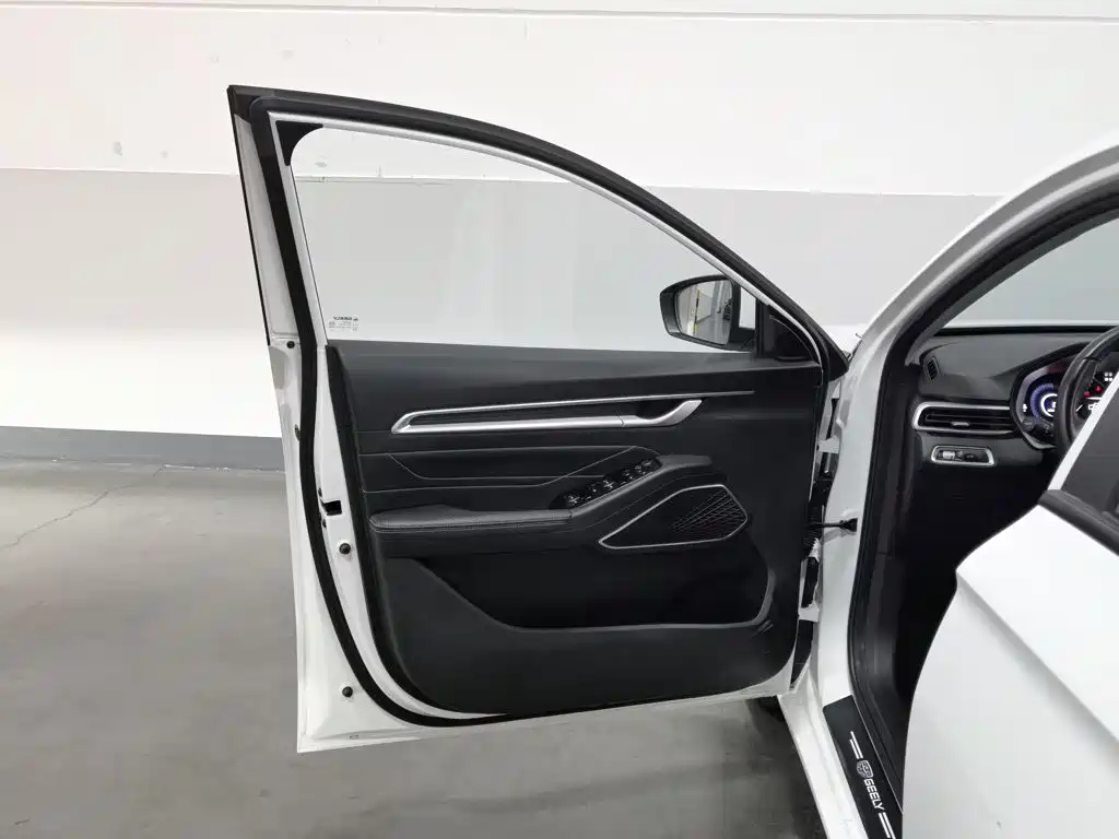 Geely Emgrand — миниатюра 8