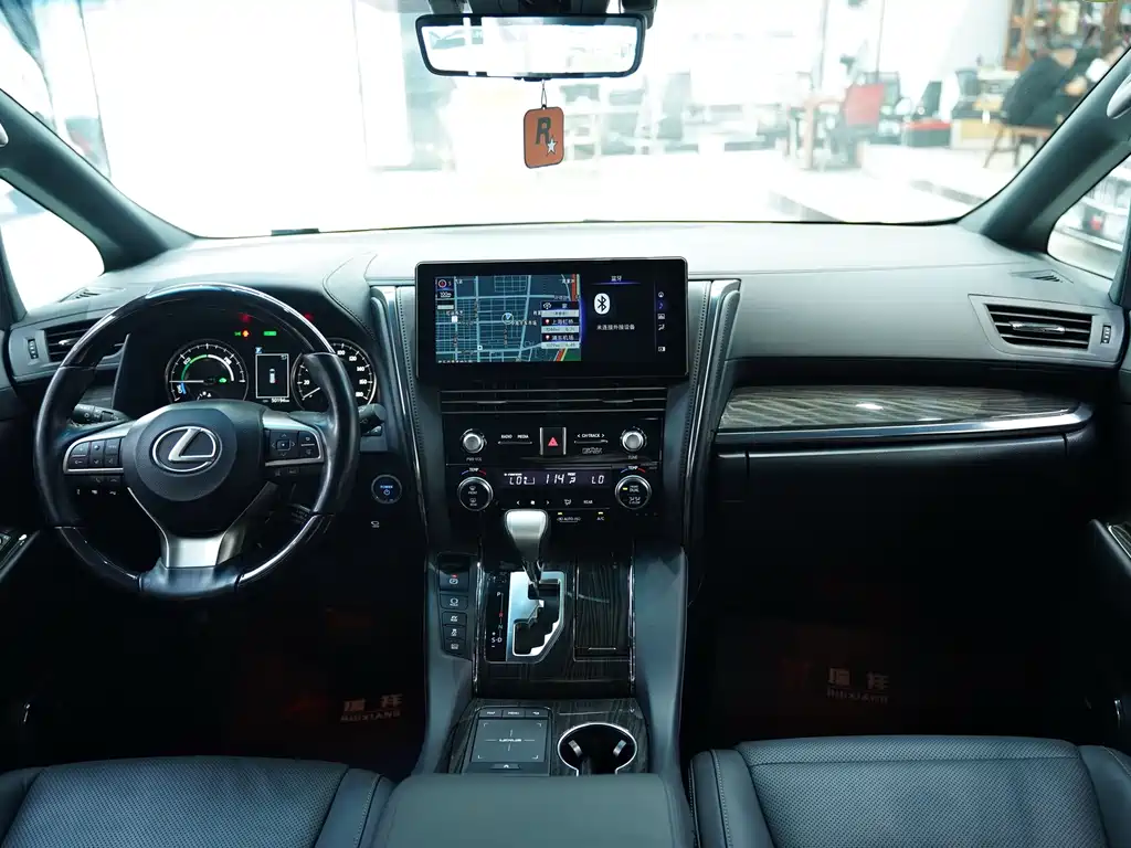 Lexus LM 2020 300h мест
