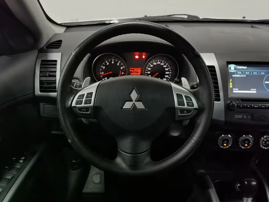 Mitsubishi Outlander (Import) — миниатюра 11
