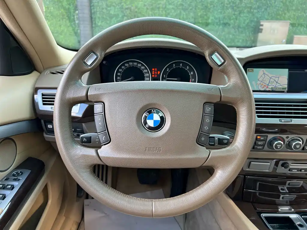 BMW 7 Series — миниатюра 19