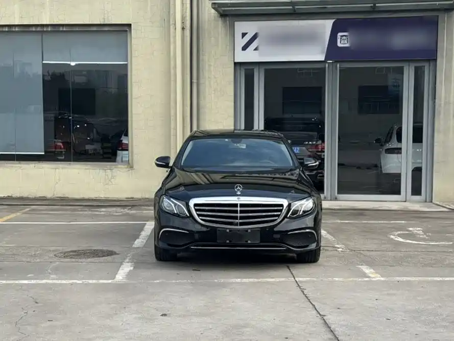 Mercedes-Benz E-Class — миниатюра 5
