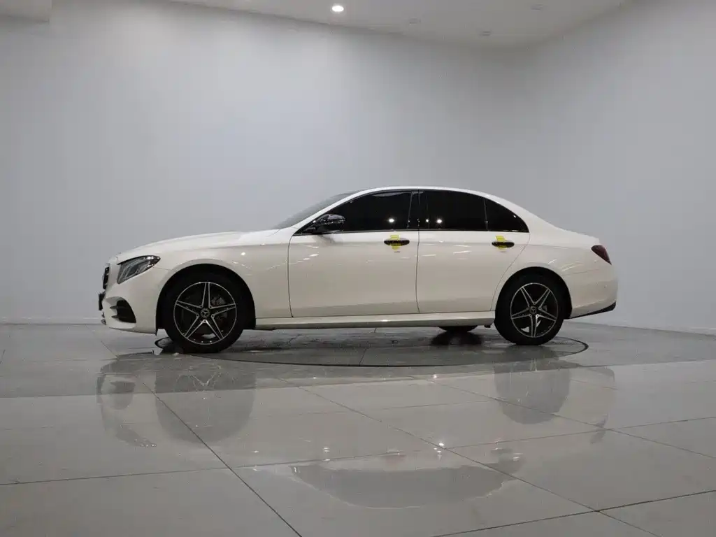 Mercedes-Benz E-Class — миниатюра 8