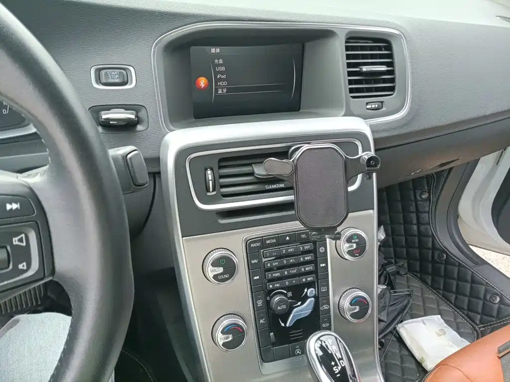 Volvo S60 — миниатюра 10