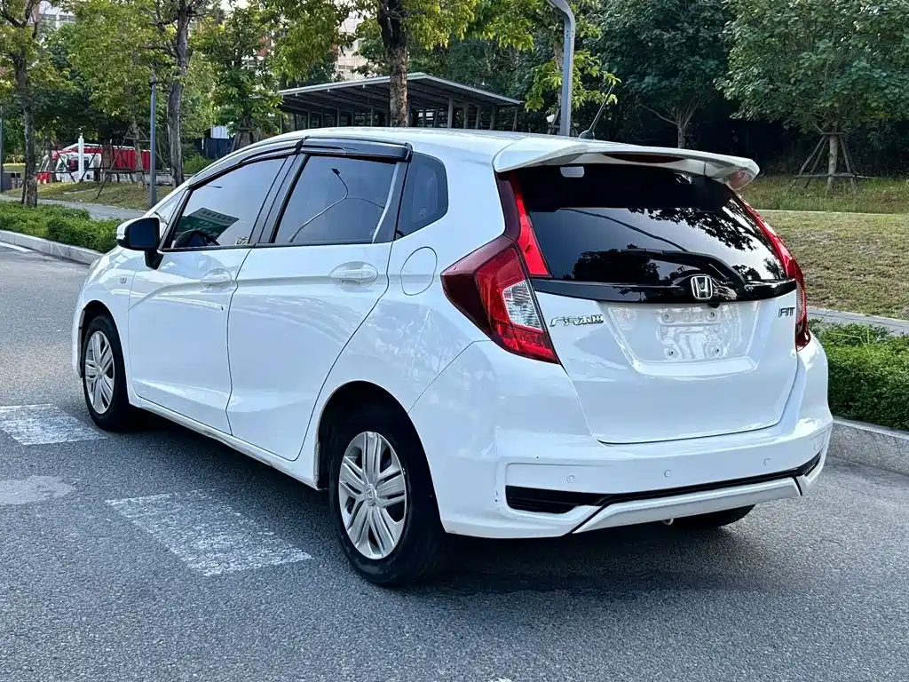 Honda Fit — миниатюра 5