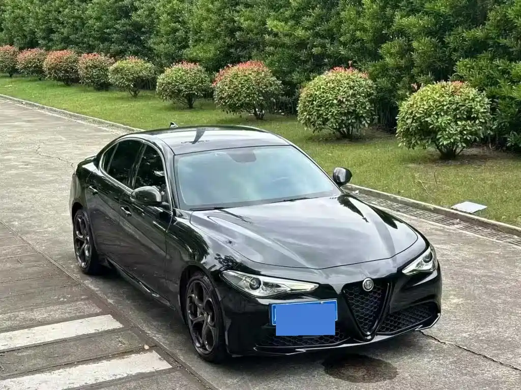 Alfa Romeo Giulia 2020 2.0T 280HP Luxury