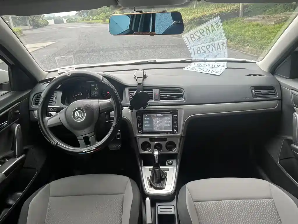 Volkswagen Gran Lavida 2013 1.6L AT