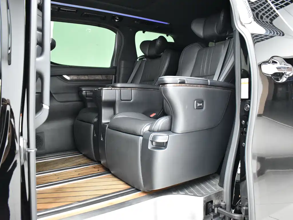 Toyota Vellfire — миниатюра 20
