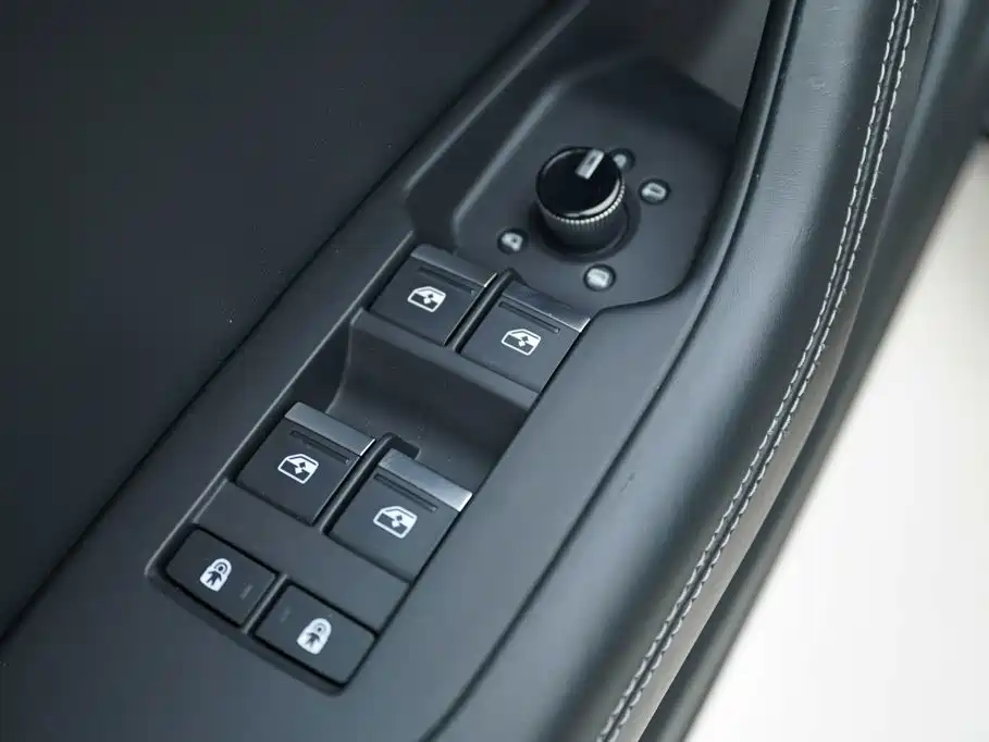 Audi A6L — миниатюра 10
