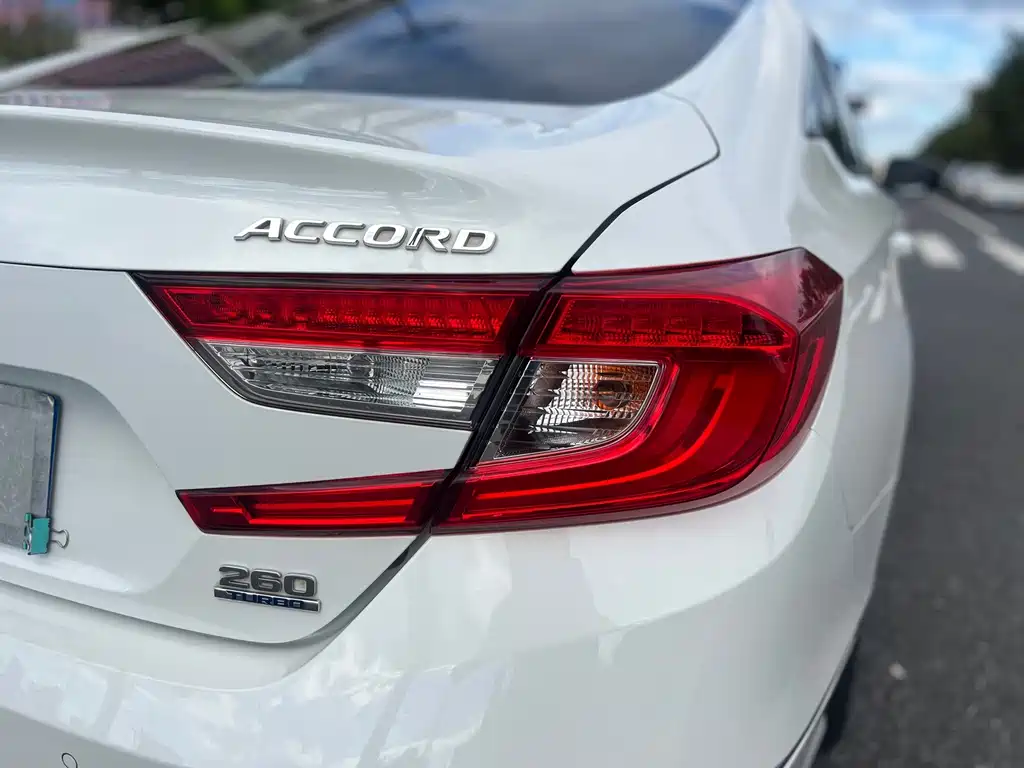 Honda Accord — миниатюра 8