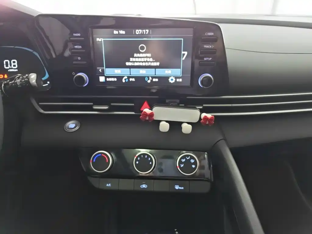 Hyundai Elantra — миниатюра 13