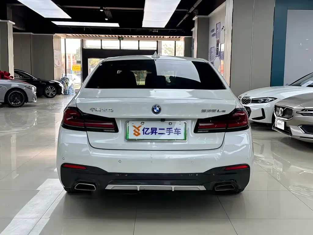 BMW 5 Series 5 2022 535Le Luxury