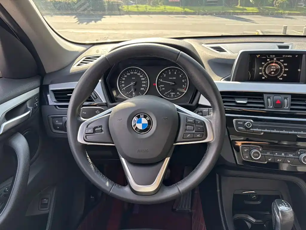 BMW X1 2016 sDrive18Li Premium