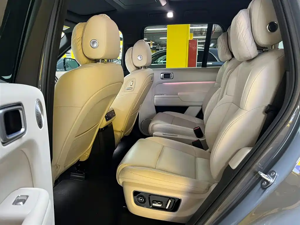 Li Auto L8 2025 Ultra
