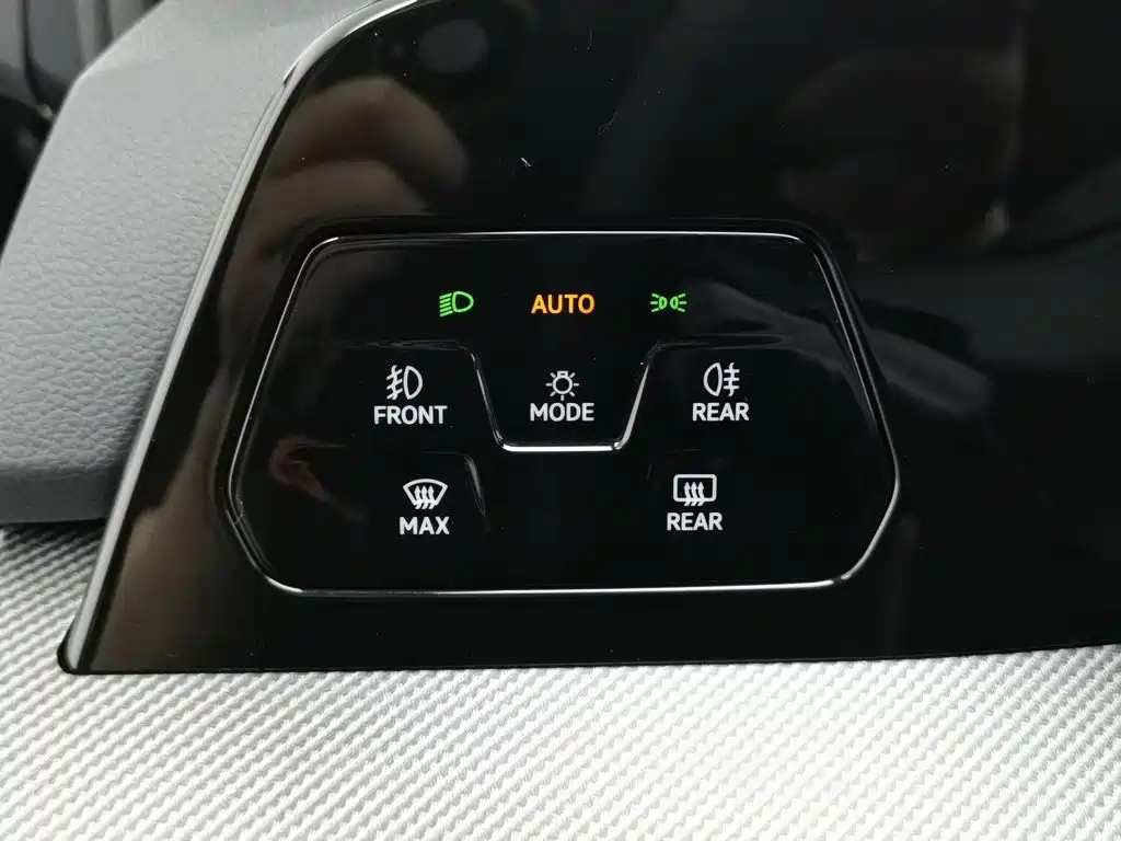 Volkswagen Golf GTI — миниатюра 21