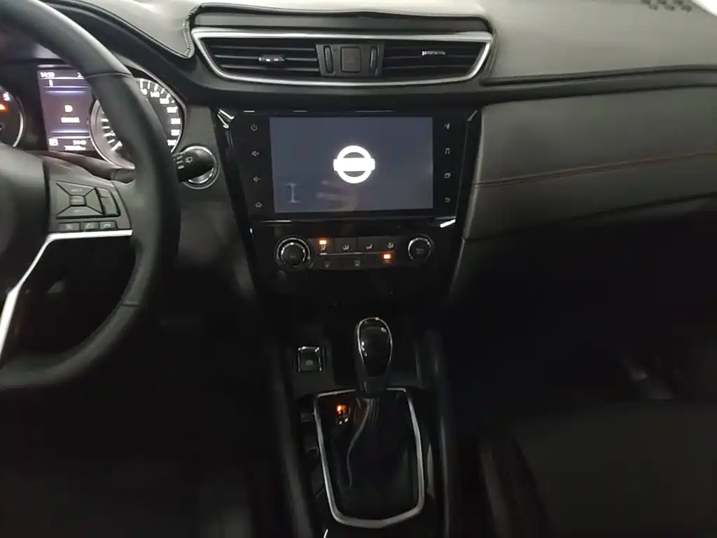 Nissan Qashqai — миниатюра 13