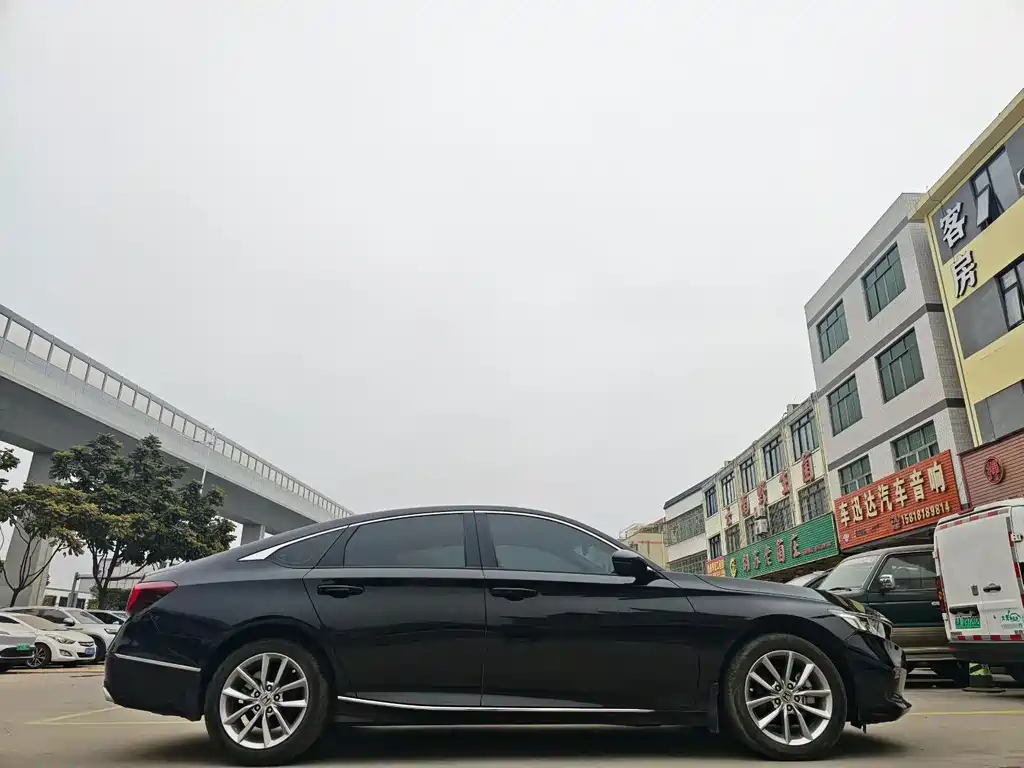Honda Accord — миниатюра 4