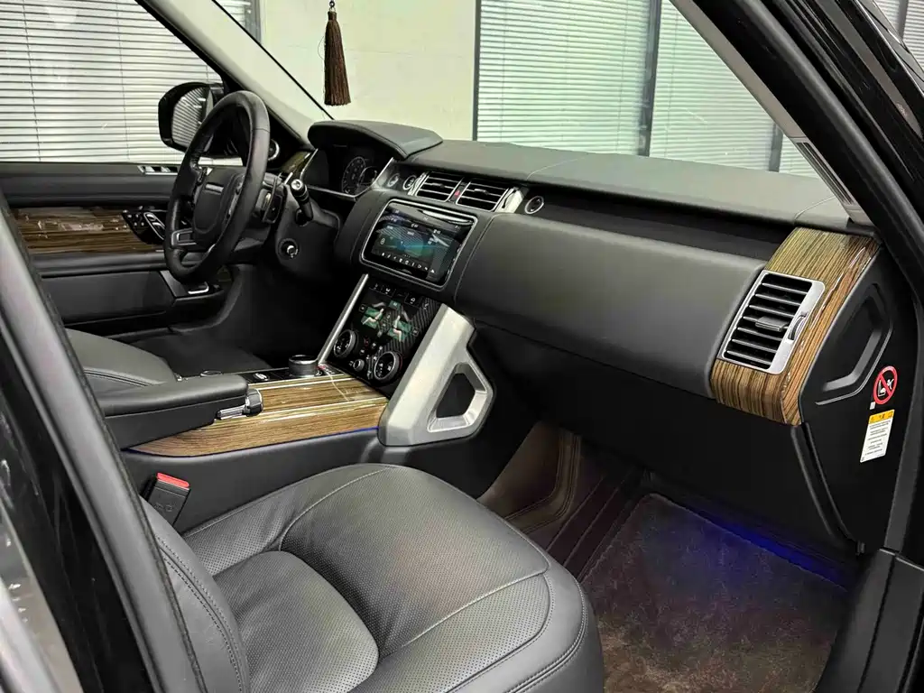 Land Rover Range Rover — миниатюра 14