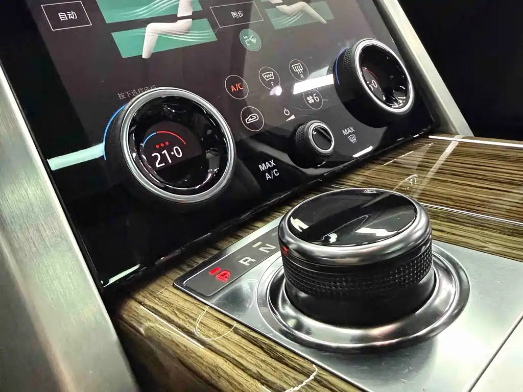 Land Rover Range Rover — миниатюра 22