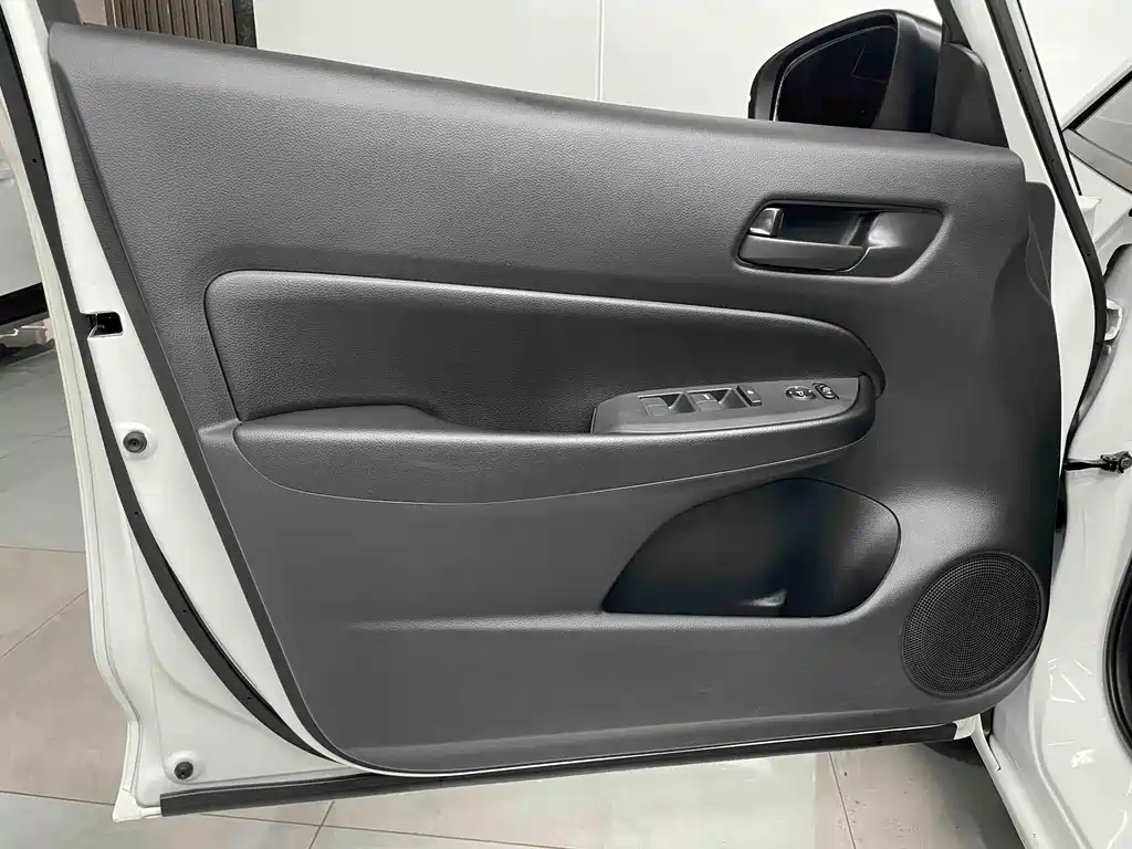 Honda Fit — миниатюра 16