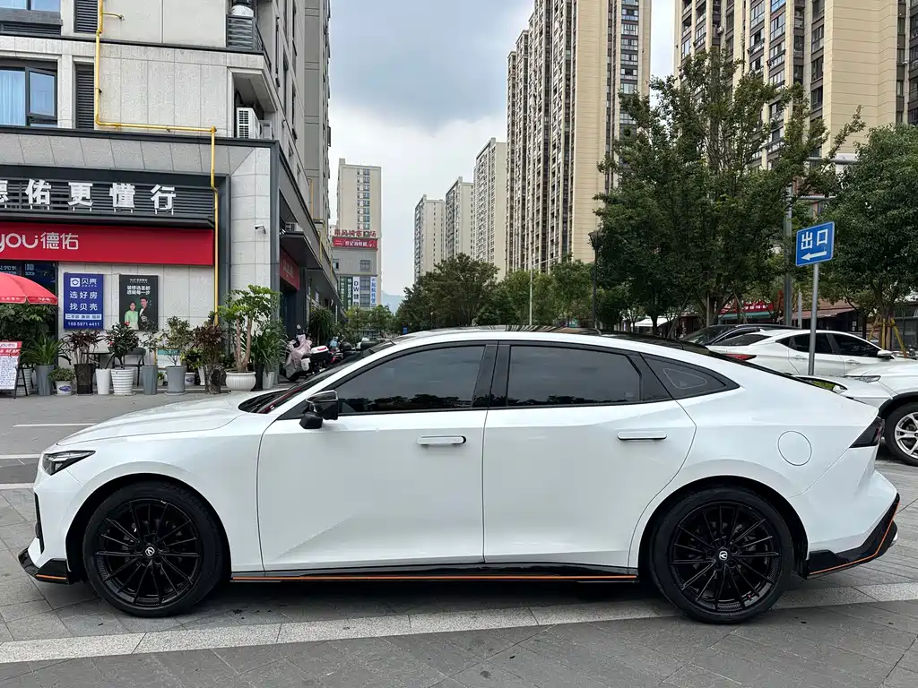 Changan UNI-V — миниатюра 3