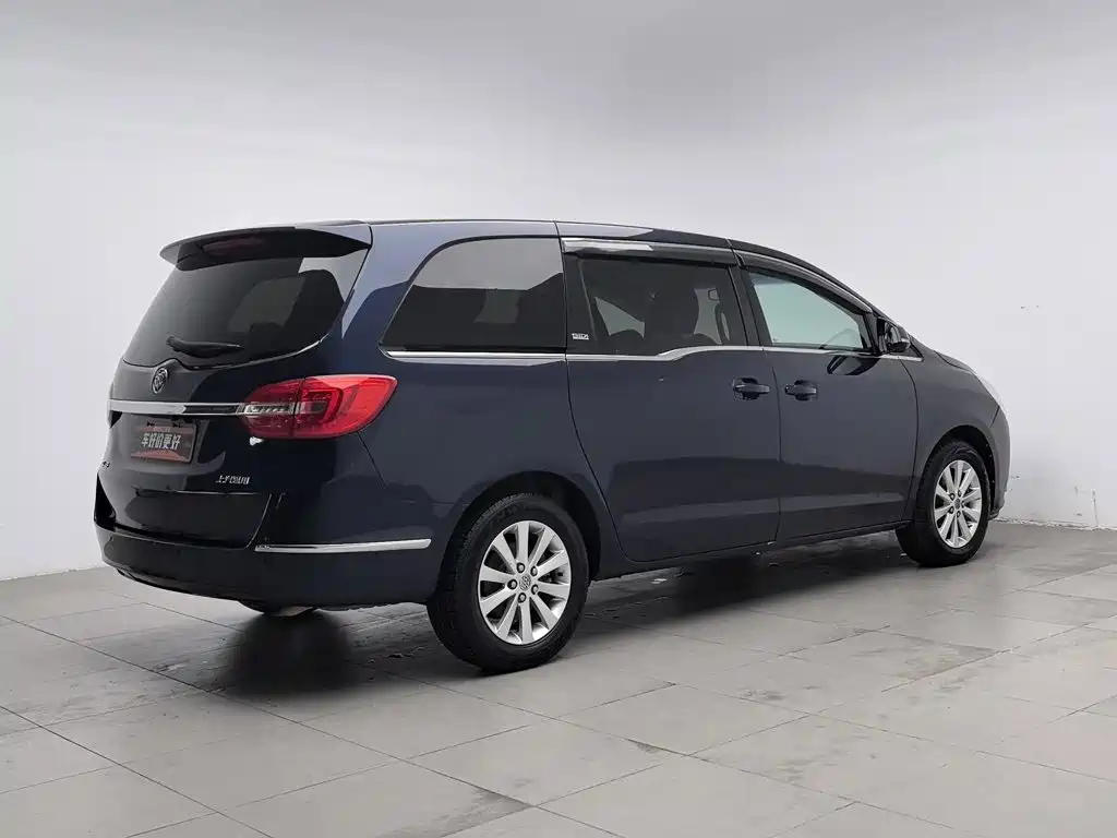 Buick GL8 — миниатюра 2