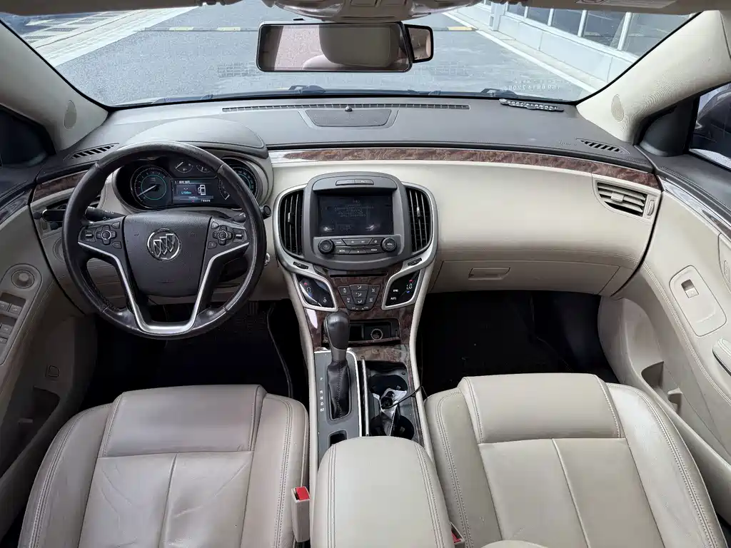 Buick LaCrosse — миниатюра 10