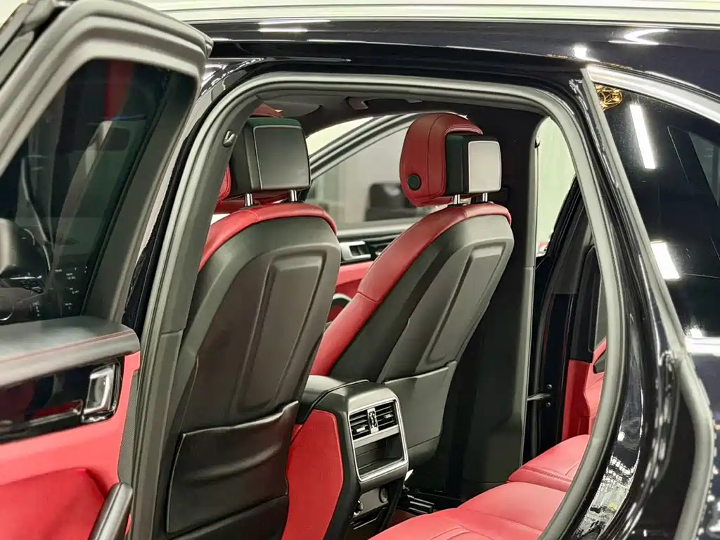Porsche Cayenne — миниатюра 5