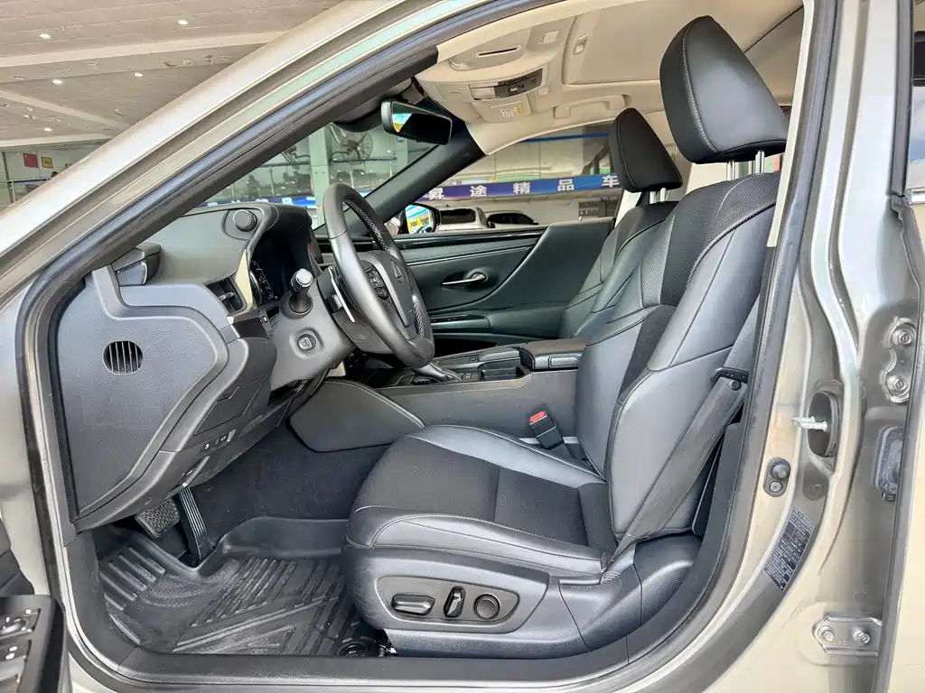 Lexus ES — миниатюра 5