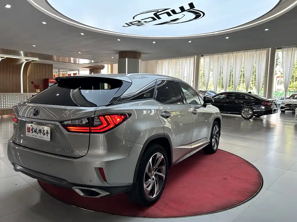 Lexus RX — миниатюра 5