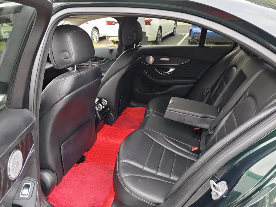 Mercedes-Benz C-Class — миниатюра 11