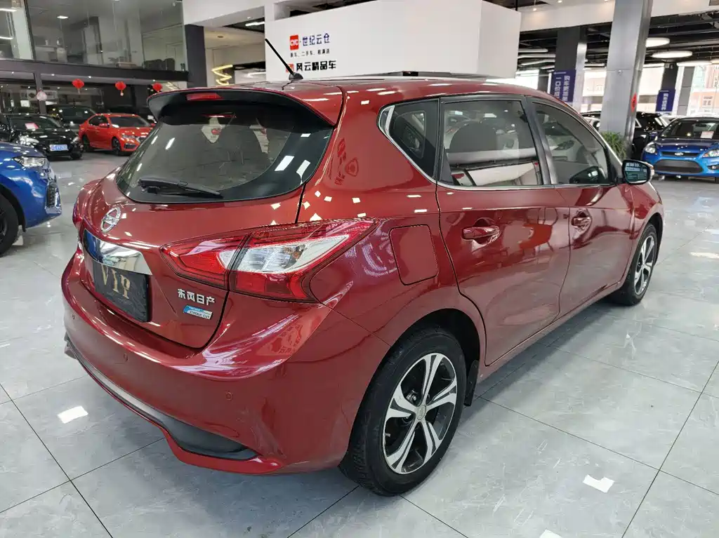 Nissan Tiida — миниатюра 6