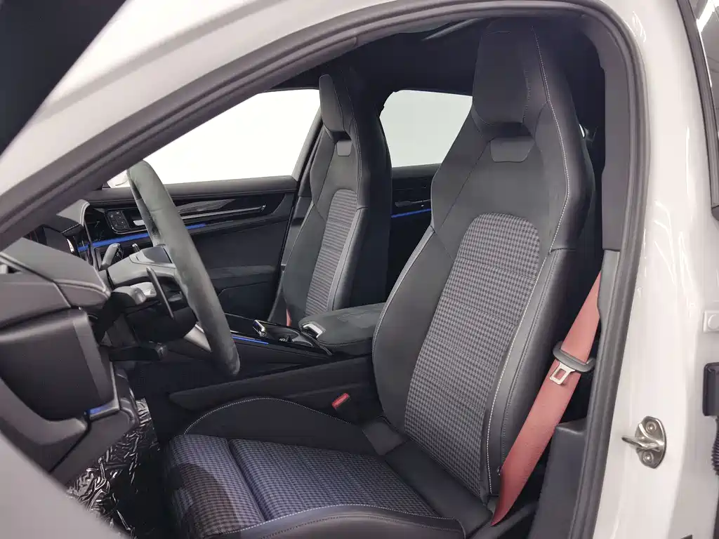 Porsche Panamera — миниатюра 10