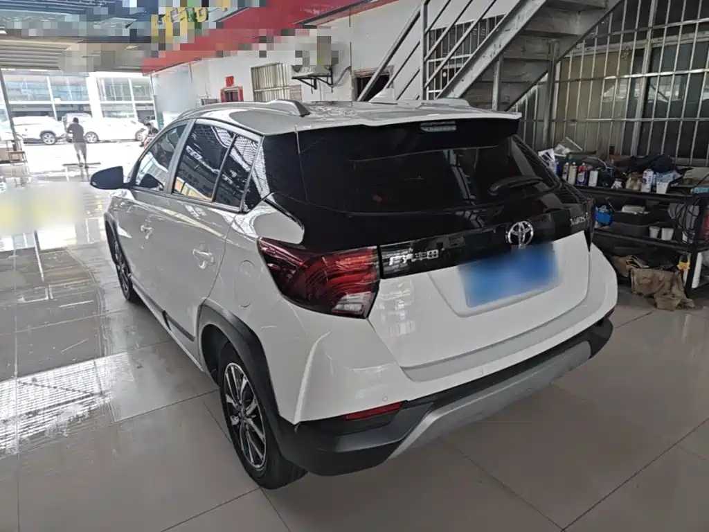 Toyota Yaris L — миниатюра 5