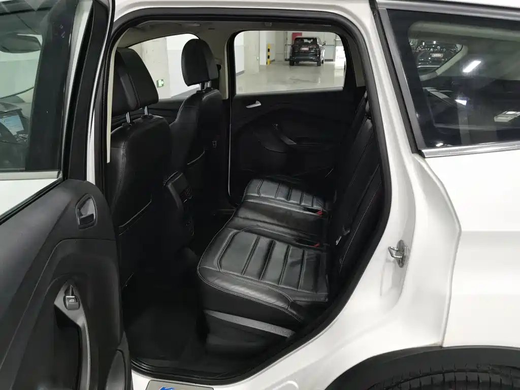 Ford Kuga — миниатюра 15
