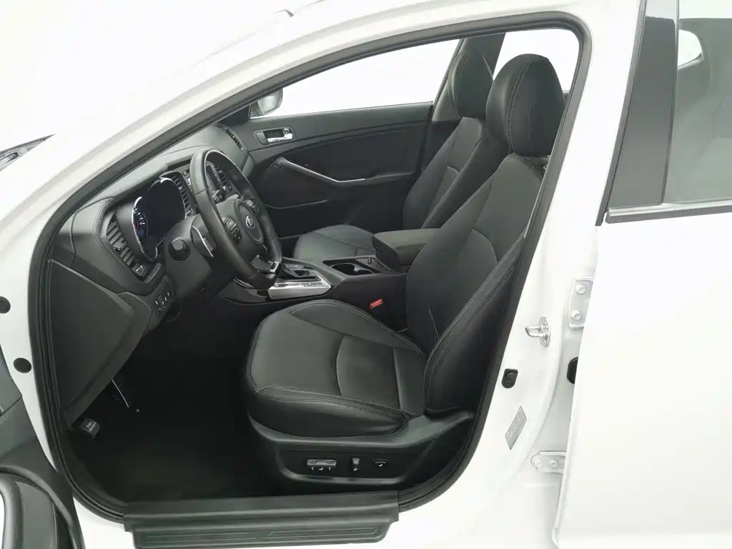 Kia K5 — миниатюра 10