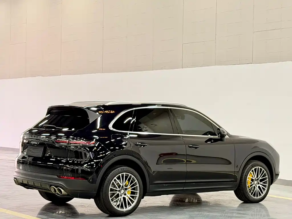 Porsche Cayenne — миниатюра 10