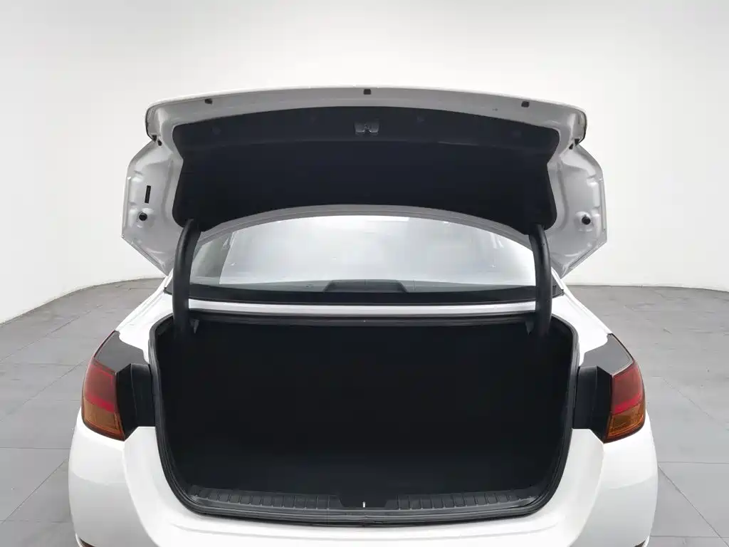 Kia K5 — миниатюра 16