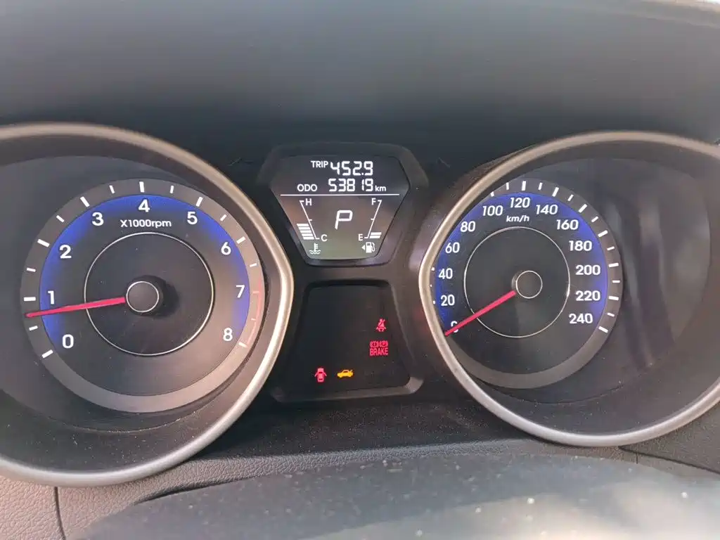 Hyundai Elantra Langdong — миниатюра 7