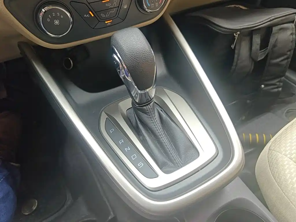 Ford Escort — миниатюра 14