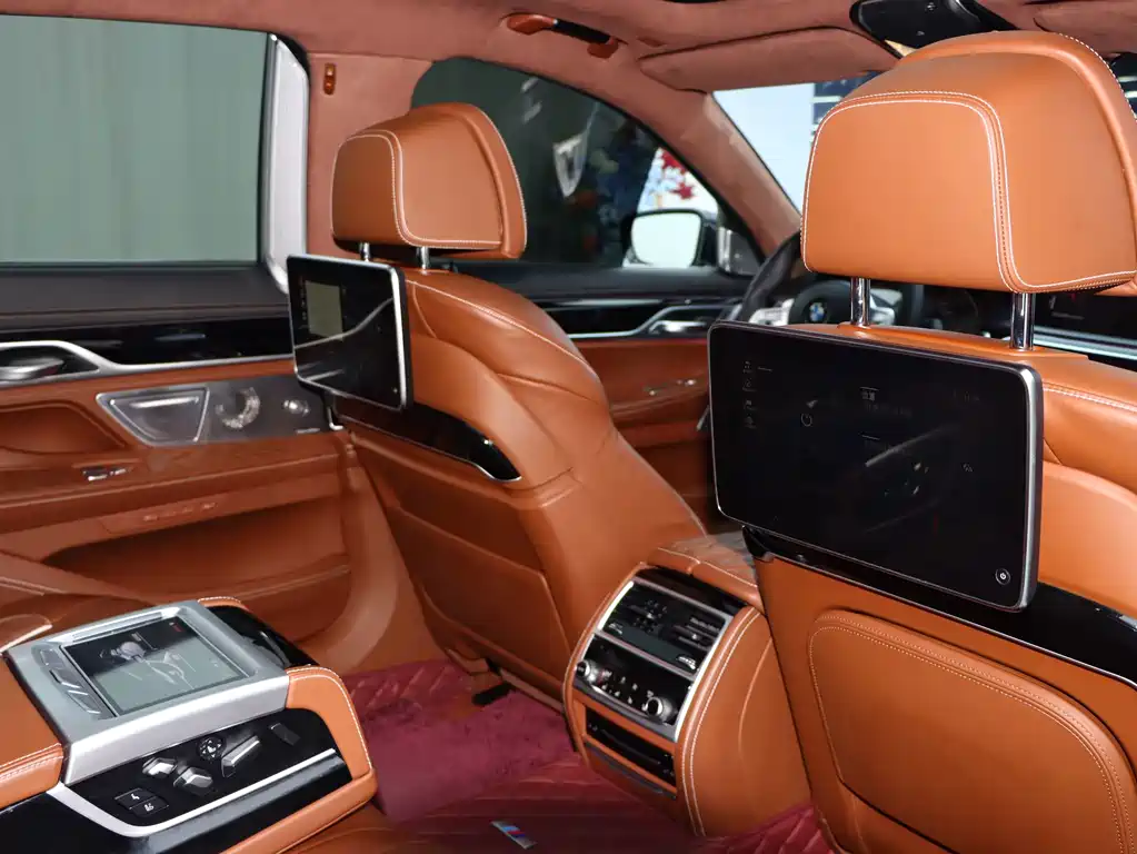 BMW 7 Series — миниатюра 18
