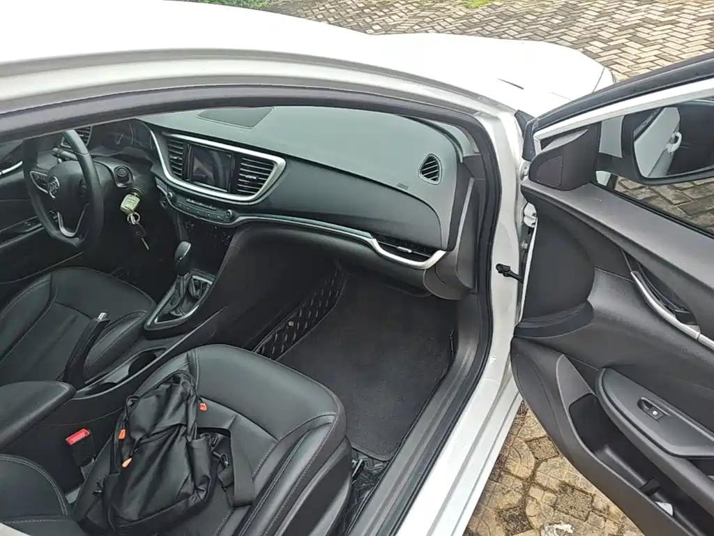 Buick Excelle — миниатюра 9
