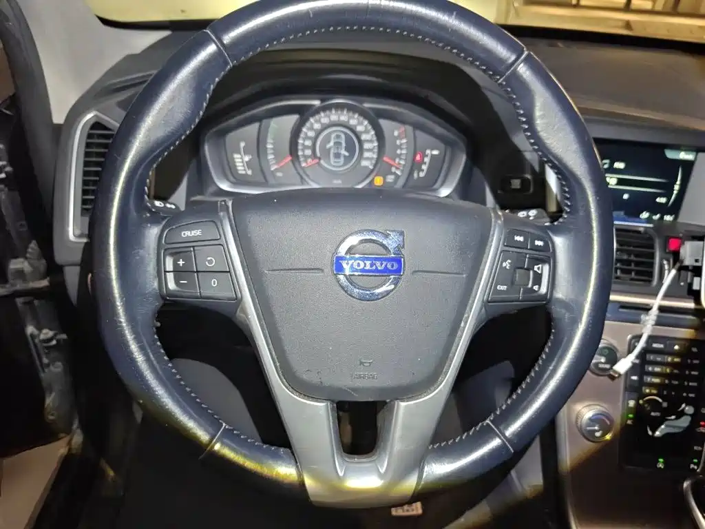 Volvo XC60 — миниатюра 11