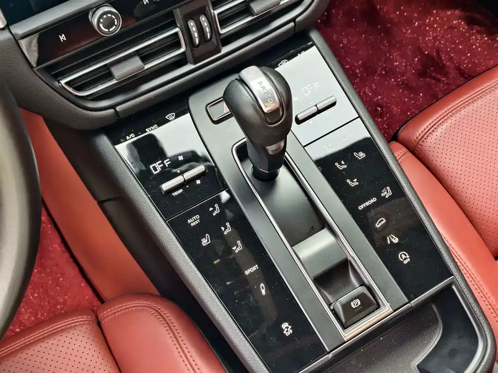 Porsche Macan — миниатюра 13