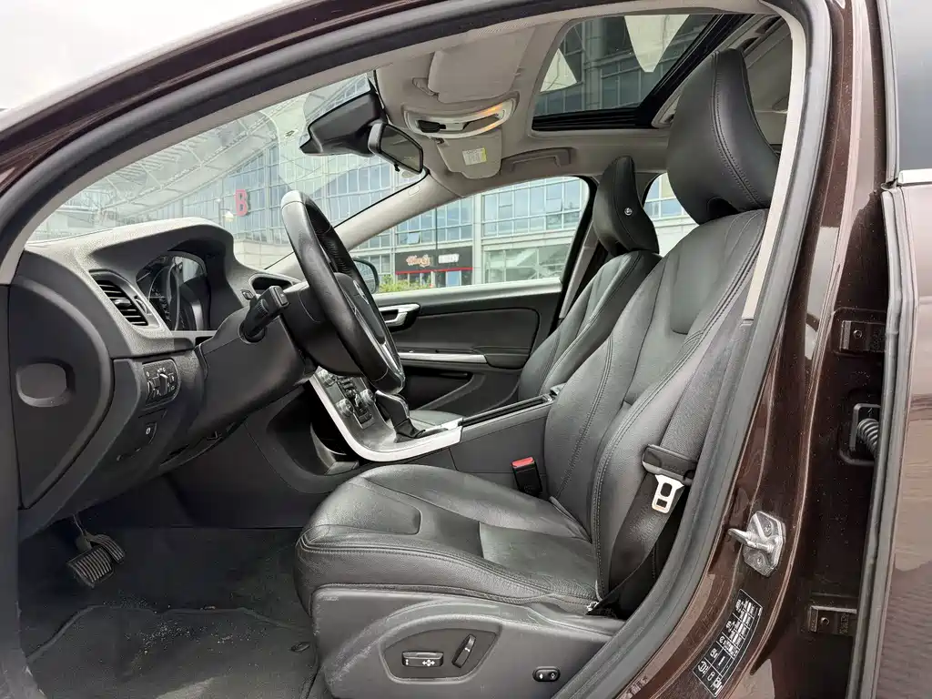 Volvo S60 — миниатюра 8