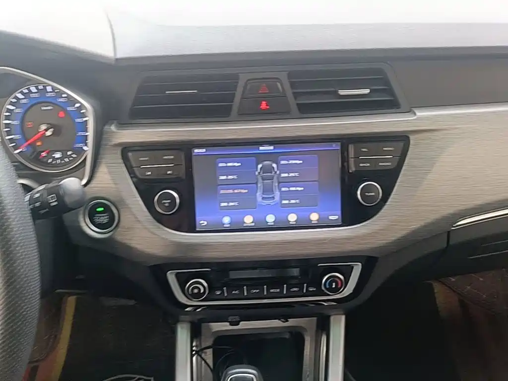 Geely Vision X3 — миниатюра 13