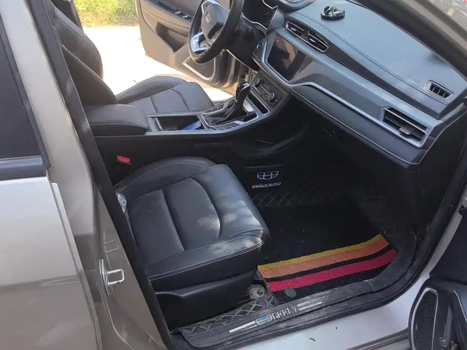 Geely Emgrand — миниатюра 8