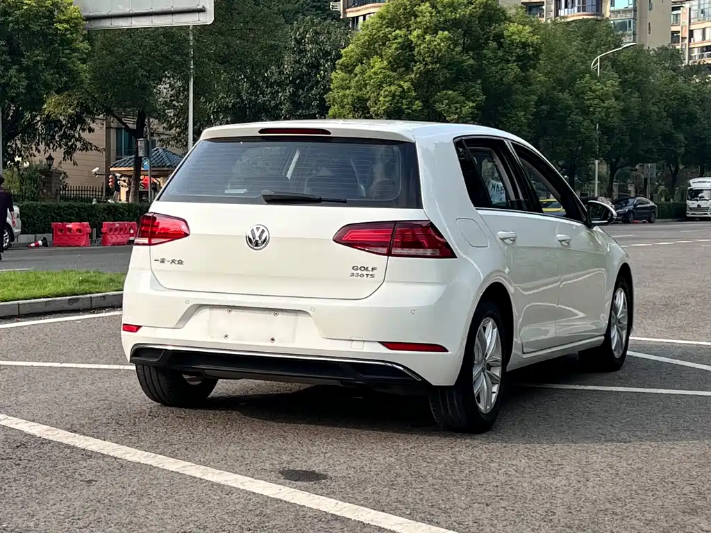 Volkswagen Golf — миниатюра 33