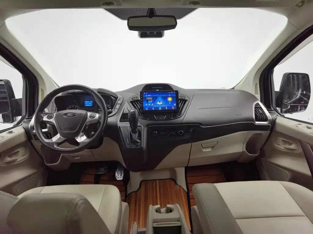 Ford Tourneo — миниатюра 5