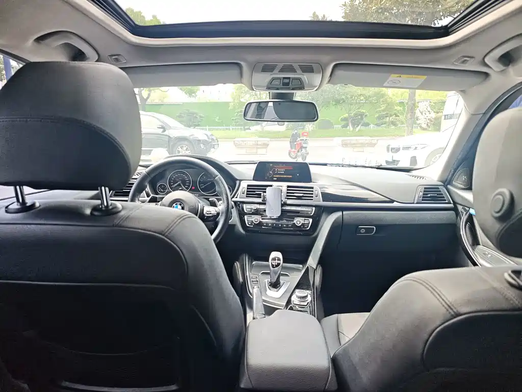 BMW 3 Series — миниатюра 12